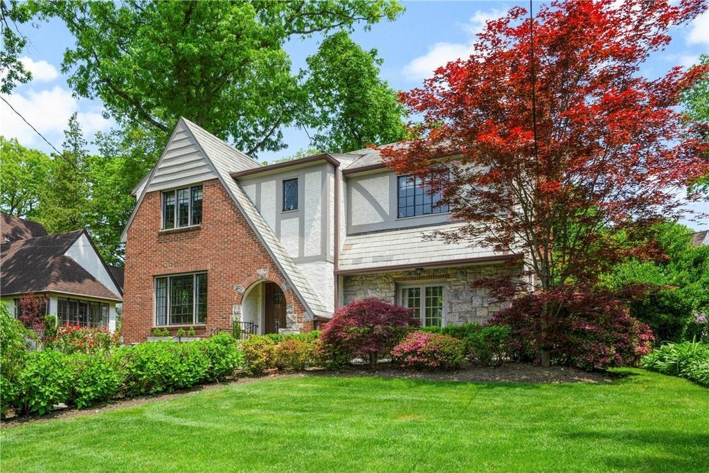 1 of 1 - 35 Kingsbury Road, New Rochelle, NY