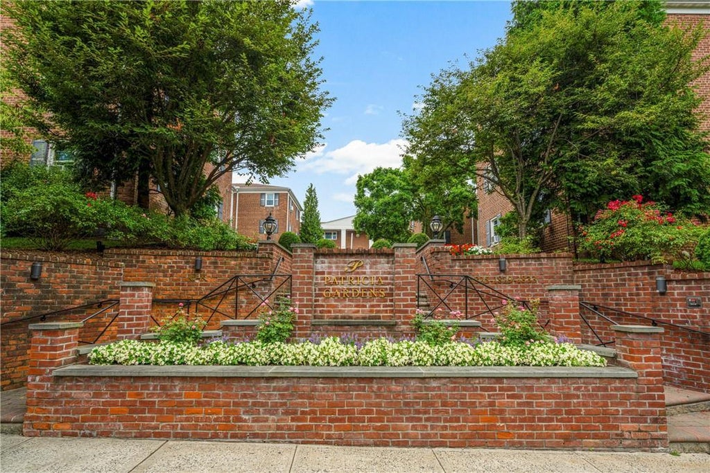 1 of 1 - 1833 Palmer Avenue # 2b, Larchmont, NY