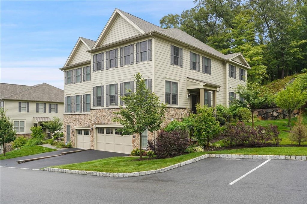 19 Langeloth Drive, Cortlandt Manor