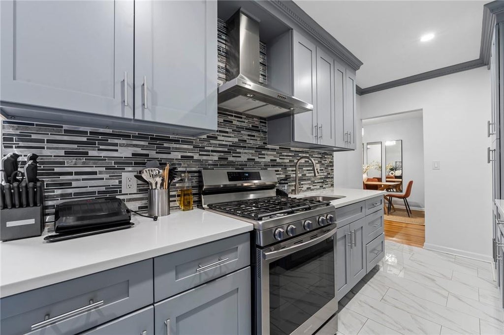 1 of 1 - 491 Riverdale Avenue # 4e, Yonkers, NY