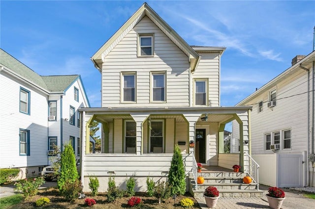 20 Hemlock Place, New Rochelle