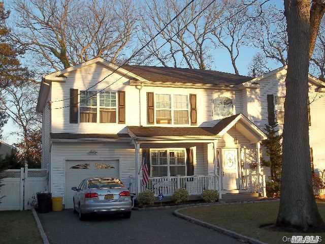 1 of 1 - 580 Central Avenue, Massapequa, NY