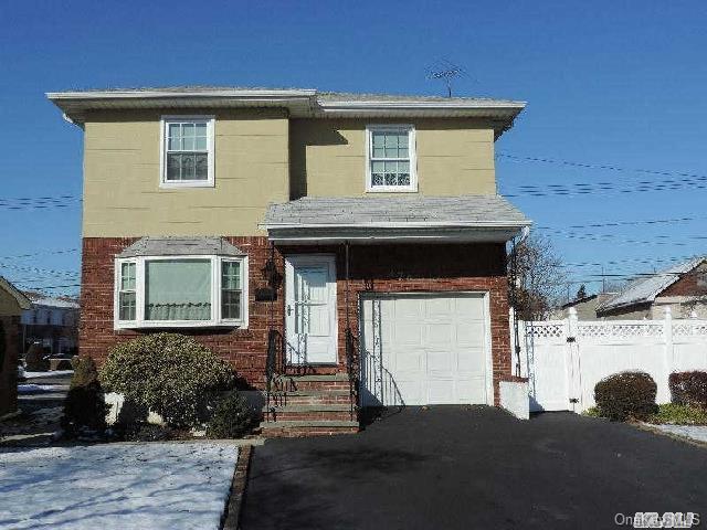 1 of 1 - 476 Emerson Place, Valley Stream, NY