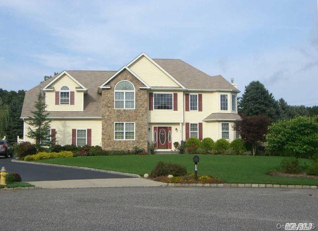 1 of 1 - 17 Vizcaya Court, Shoreham, NY