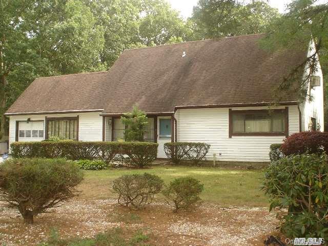 1 of 1 - 4 Harwood Way, Coram, NY