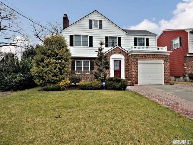 1 of 1 - 29 Rodney Place, Rockville Centre, NY