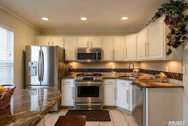 1 of 1 - 63 Biltmore Circle, Huntington Station, NY