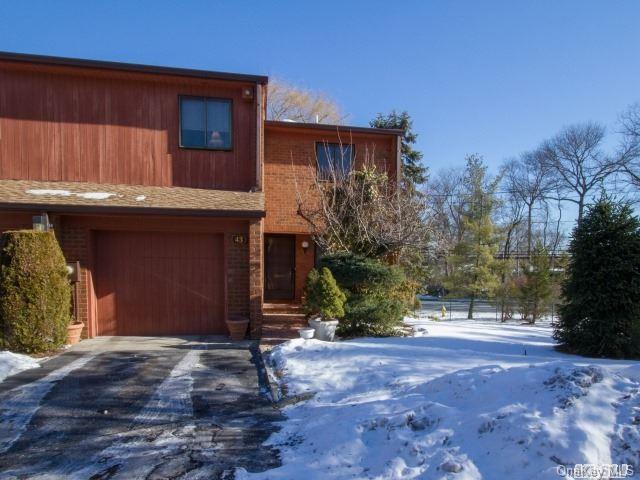 1 of 1 - 43 Cricket Club Drive, Roslyn, NY