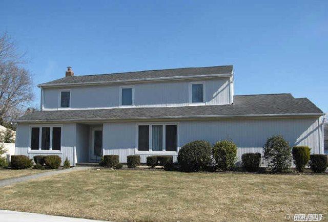 1 of 1 - 35 East Drive, Woodbury, NY