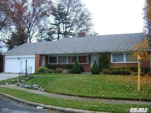 1 of 1 - 4 Gold Circle, Freeport, NY