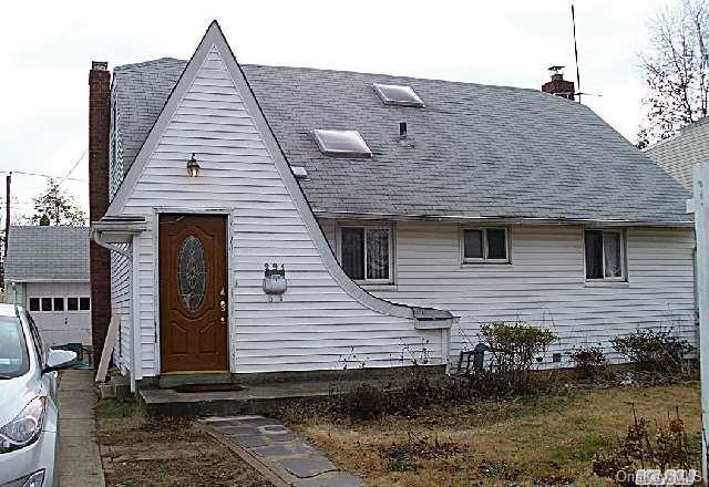 1 of 1 - 291 Plainview Road, Hicksville, NY