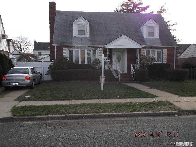 1 of 1 - 736 Park Lane, Franklin Square, NY