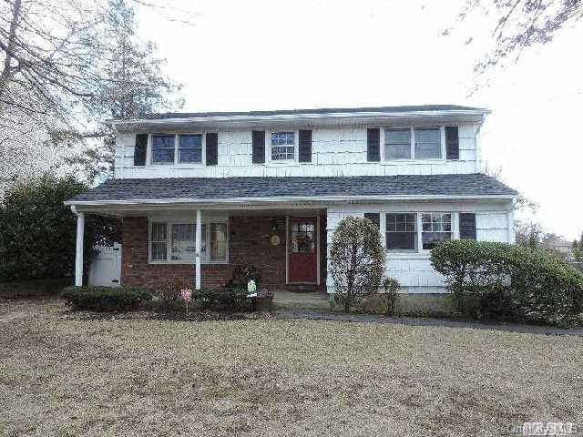 1 of 1 - 3050 Valentine Place, Wantagh, NY