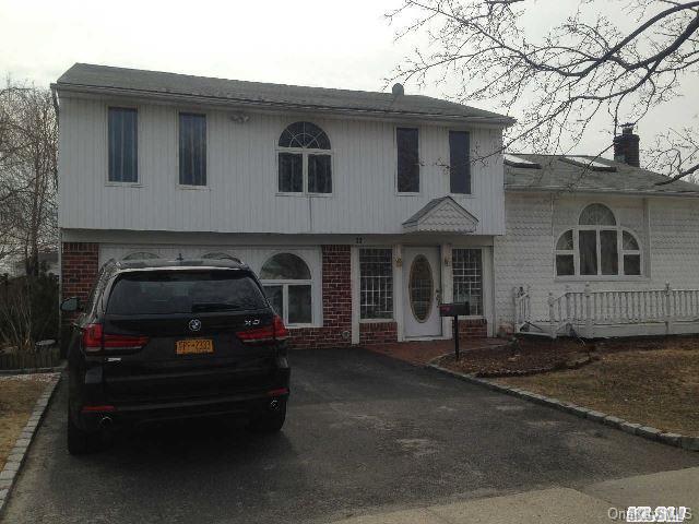 1 of 1 - 32 Fox Place, Hicksville, NY