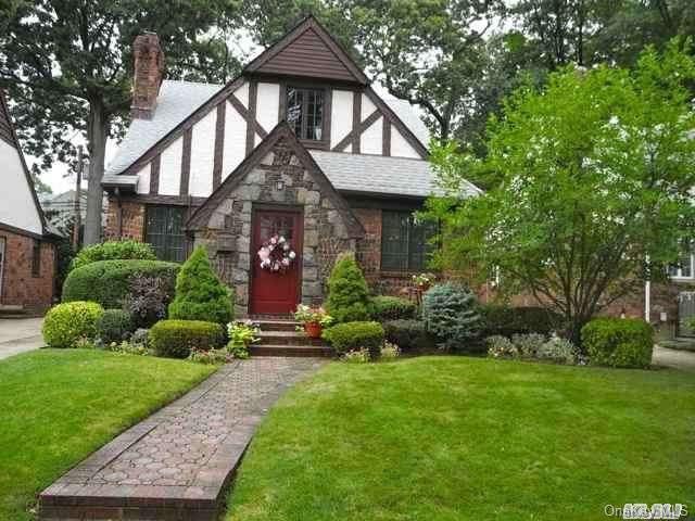1 of 1 - 43 Fountain Avenue, Rockville Centre, NY