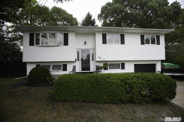 1 of 1 - 21 University Drive, Ronkonkoma, NY