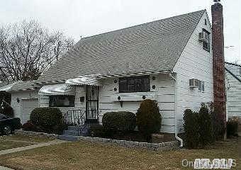 1 of 1 - 29 Larch St., Hicksville, NY