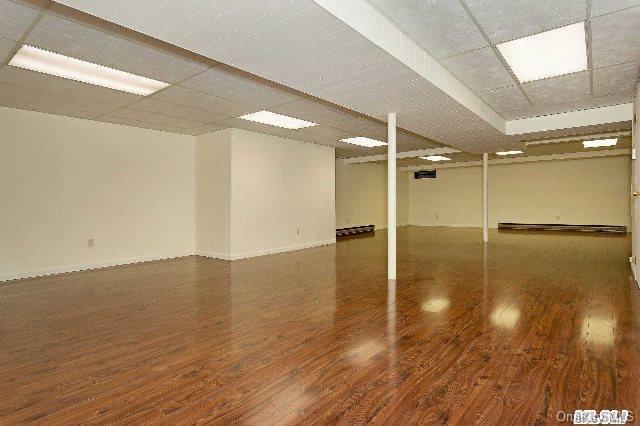 1 of 1 - 260 Sparrow Drive, Manhasset, NY