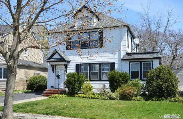 1 of 1 - 59 Campbell Avenue, Williston Park, NY
