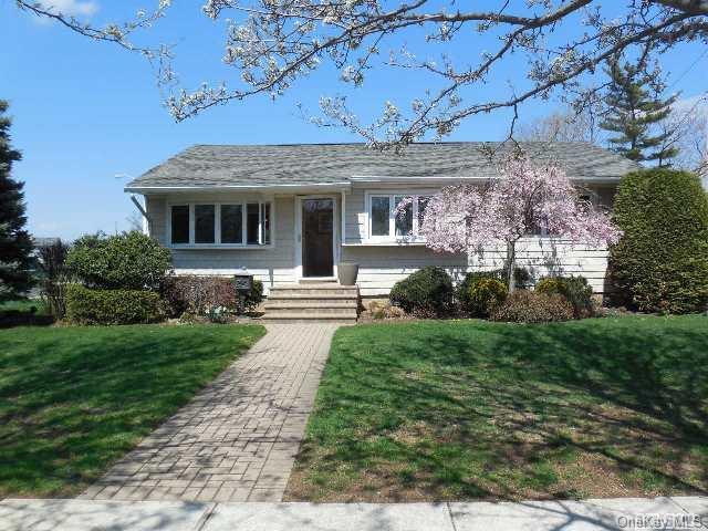 1 of 1 - 776 Brower Avenue, Franklin Square, NY