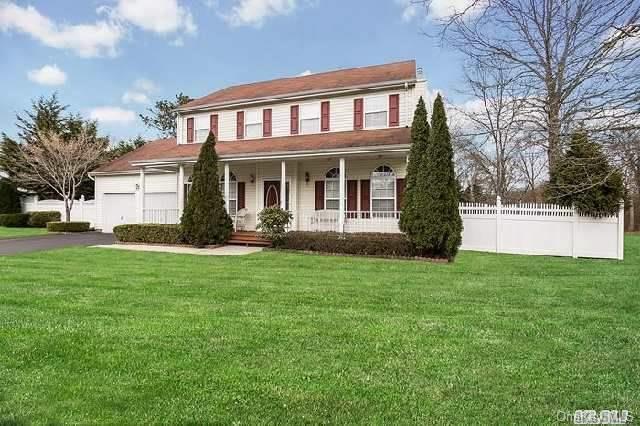 1 of 1 - 37 Chardonnay Drive, Coram, NY