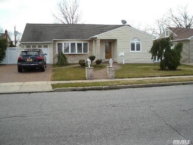 1 of 1 - 3552 Anita Lane, Wantagh, NY