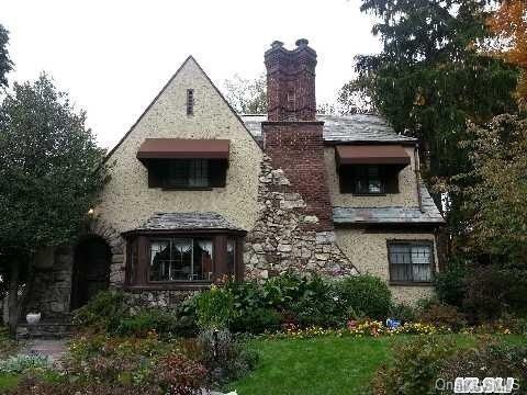 1 of 1 - 1 Carolina Road, Douglaston, NY