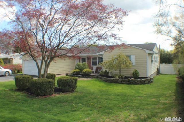 1 of 1 - 15 Empire Court, Commack, NY