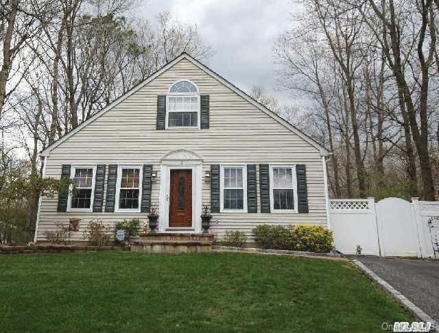 1 of 1 - 3 Stuyvesant Avenue, Setauket, NY