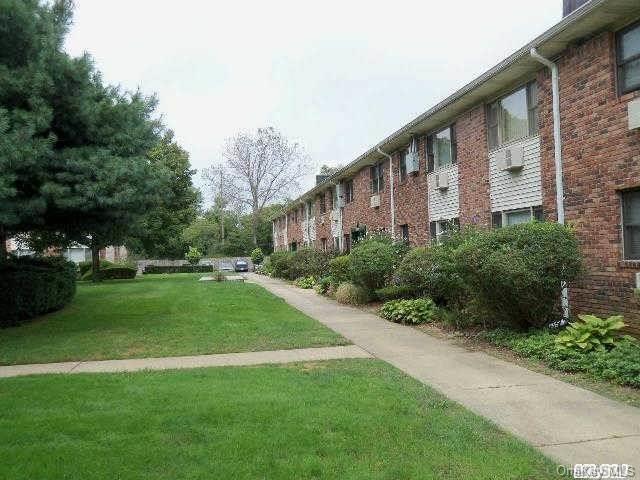 1 of 1 - 2435 Union Boulevard, Islip, NY