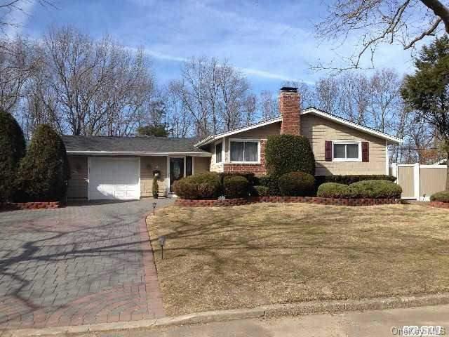 1 of 1 - 4 Milligan St., Dix Hills, NY