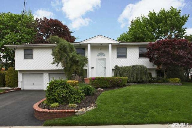 1 of 1 - 27 Russell Park Road, Syosset, NY