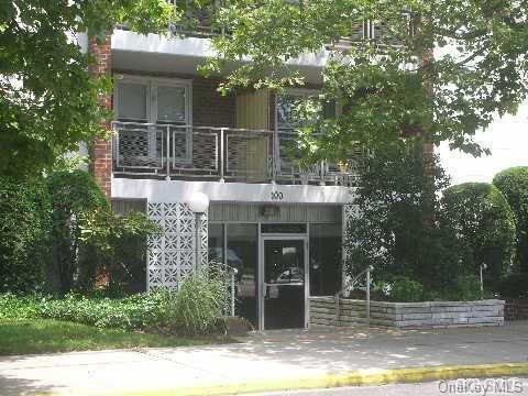 1 of 1 - 100 Brooklyn Avenue # 2n, Freeport, NY
