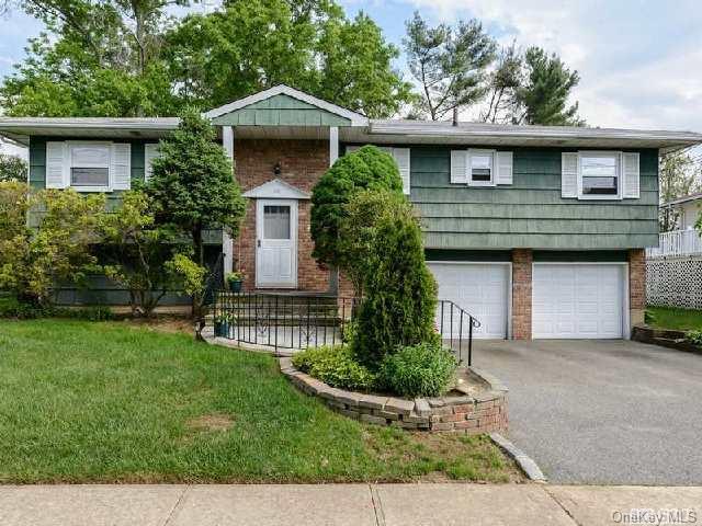 1 of 1 - 22 Russell Park Road, Syosset, NY
