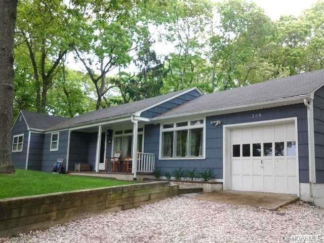 1 of 1 - 208 Mary's Lane, Southampton, NY