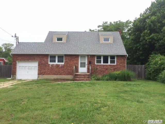 1 of 1 - 4 Berard Boulevard, Oakdale, NY