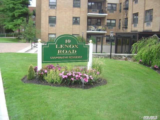 1 of 1 - 10 Lenox Road 1 G, Rockville Centre, NY
