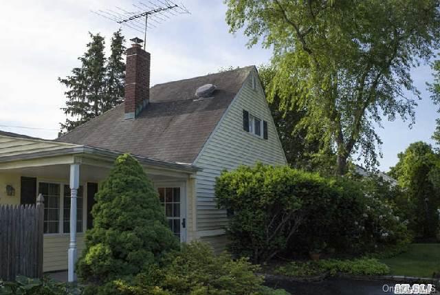 1 of 1 - 43 Cottonwood Lane, Westbury, NY