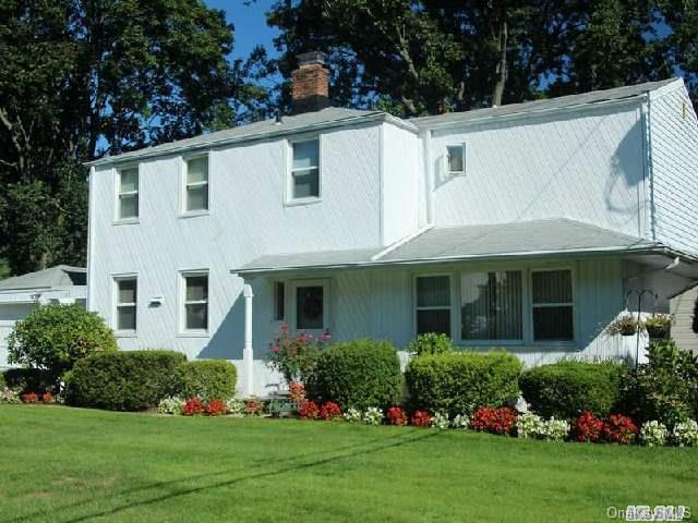 1 of 1 - 63 Browers Lane, Roslyn Heights, NY