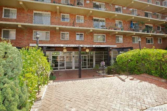 1 of 1 - 200 Atlantic Avenue # 131, Lynbrook, NY