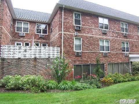 1 of 1 - 40 Daley Place # 210, Lynbrook, NY