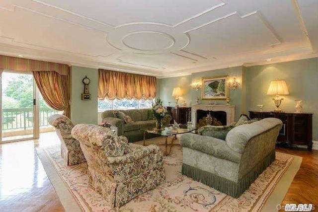 1 of 1 - 100 Hilton Avenue # 402, Garden City, NY
