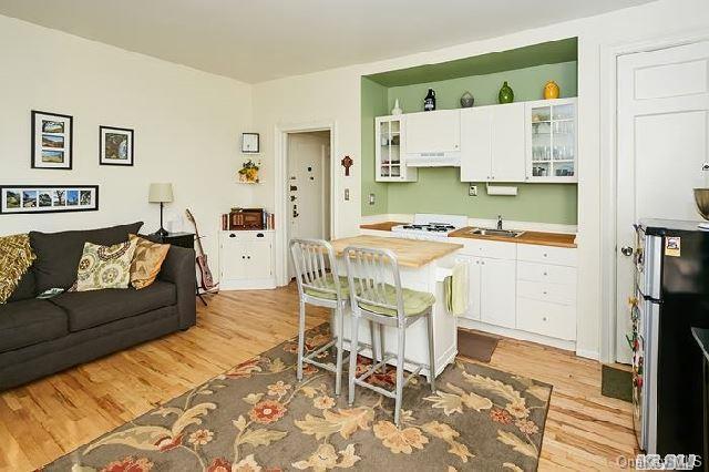 1 of 1 - 86-10 109 St. # 5e, Richmond Hill, NY