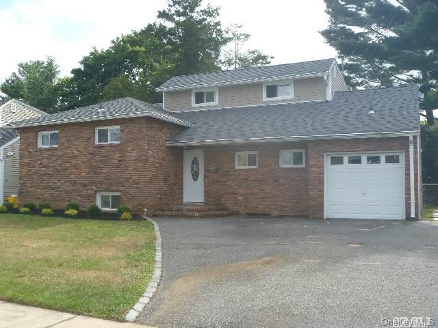 1 of 1 - 321 Broadway, Massapequa Park, NY