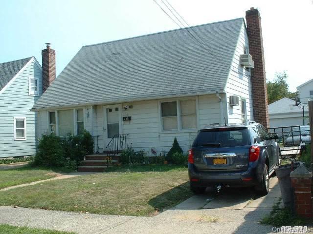 1 of 1 - 77-21 263rd St., Floral Park, NY