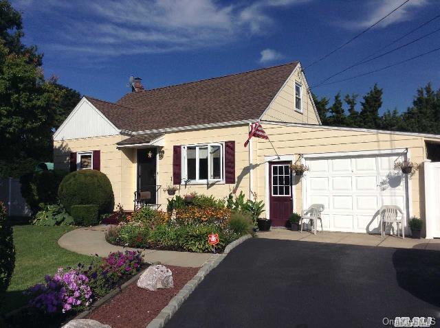 1 of 1 - 1048 Delaware Avenue, Lindenhurst, NY