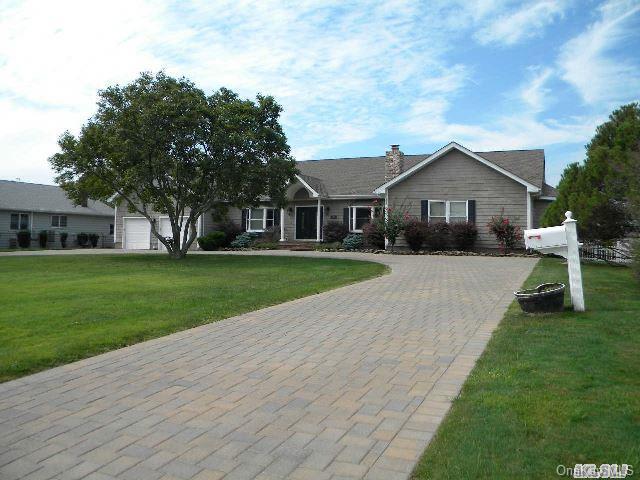 1 of 1 - 126 Annuskemunnica Road, Babylon, NY