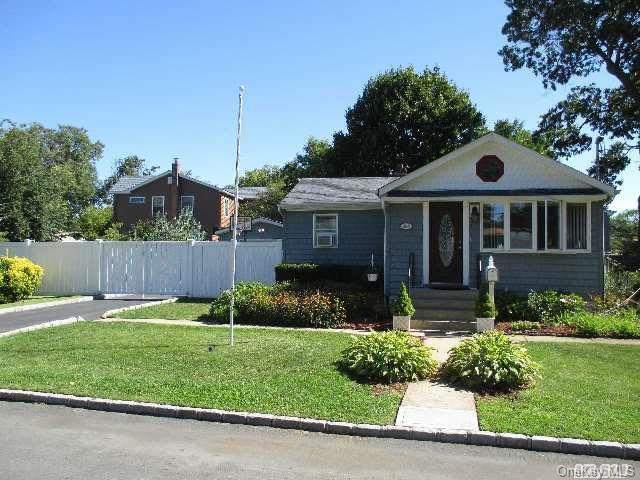 1 of 1 - 350 Greene Avenue, Lindenhurst, NY