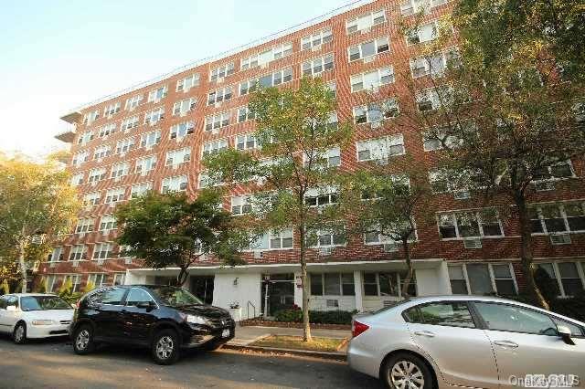 1 of 1 - 172-70 Highland Avenue # 2 M, Jamaica Estates, NY