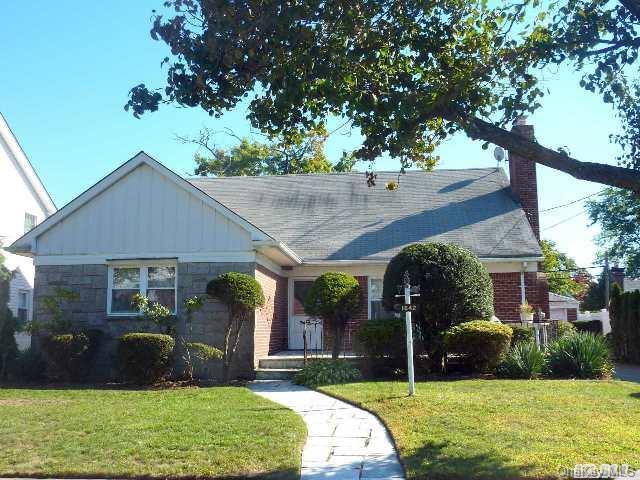 1 of 1 - 1642 Jasmine Avenue, New Hyde Park, NY